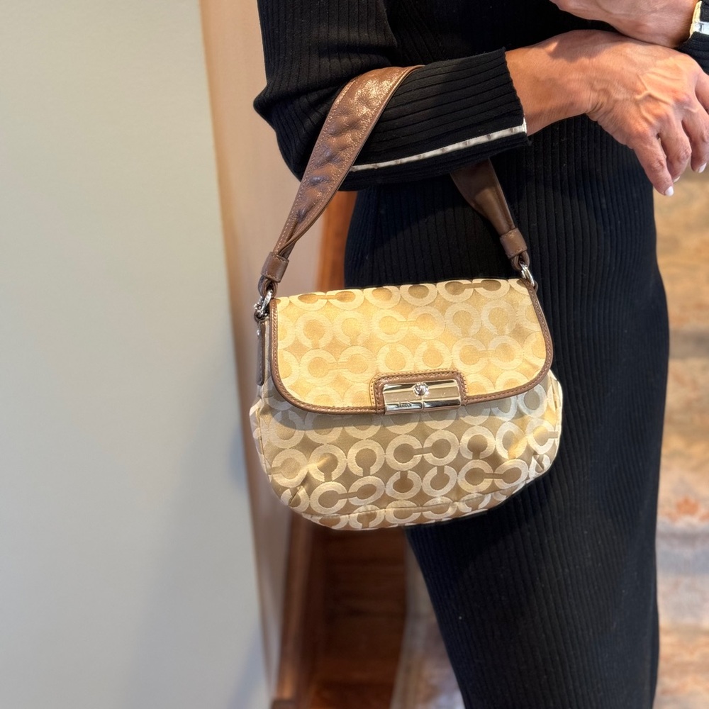 Vintage Coach Shoulder Bag - Picture 3 of 6